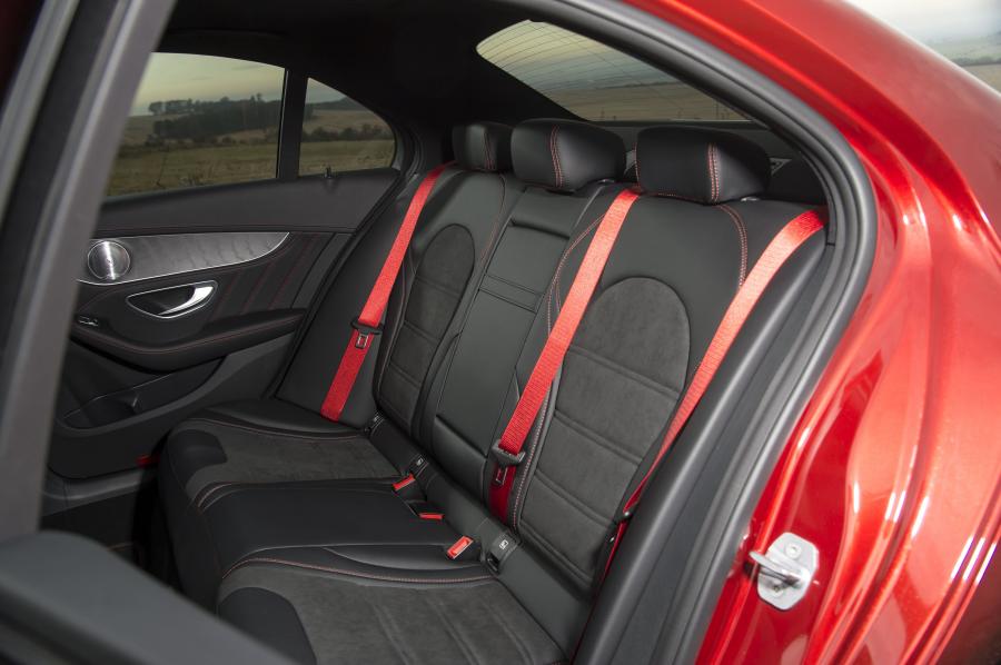 Интерьер Mercedes-AMG C43 4Matic 2016 года  (UK) (фото 9 из 28)